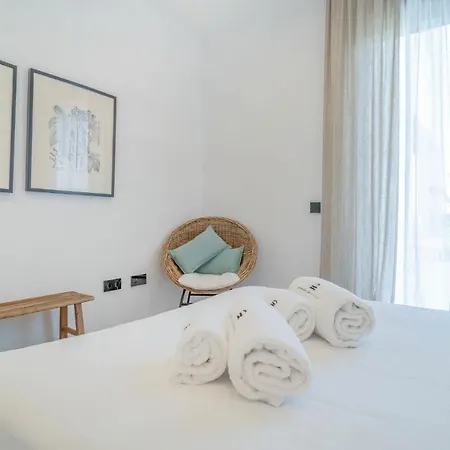 Nice In With 2 Bedrooms, Wifi And Outdoor Swimming Pool شقة إِستيبونا