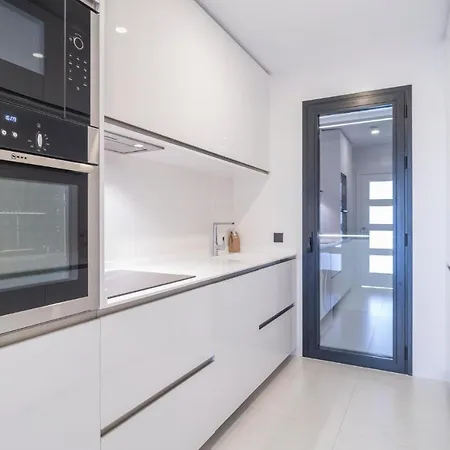 Nice In With 2 Bedrooms, Wifi And Outdoor Swimming Pool * إِستيبونا